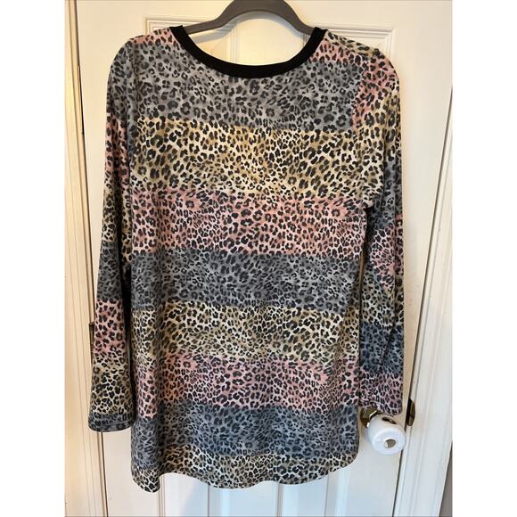 Discount Divas Pink Blue Tan V Neck Large Leopard Top - Picture 3 of 6